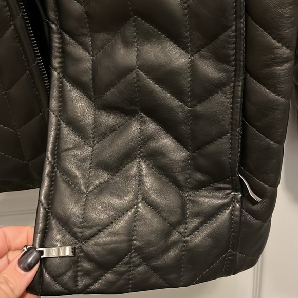 Leather jacket - Picture 4 of 4